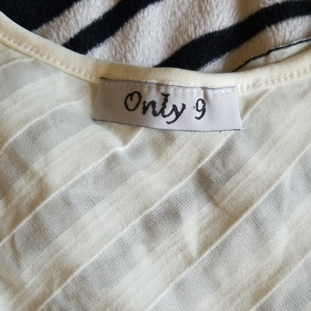 Only 9 Ruffle Top - Picture 2 of 4